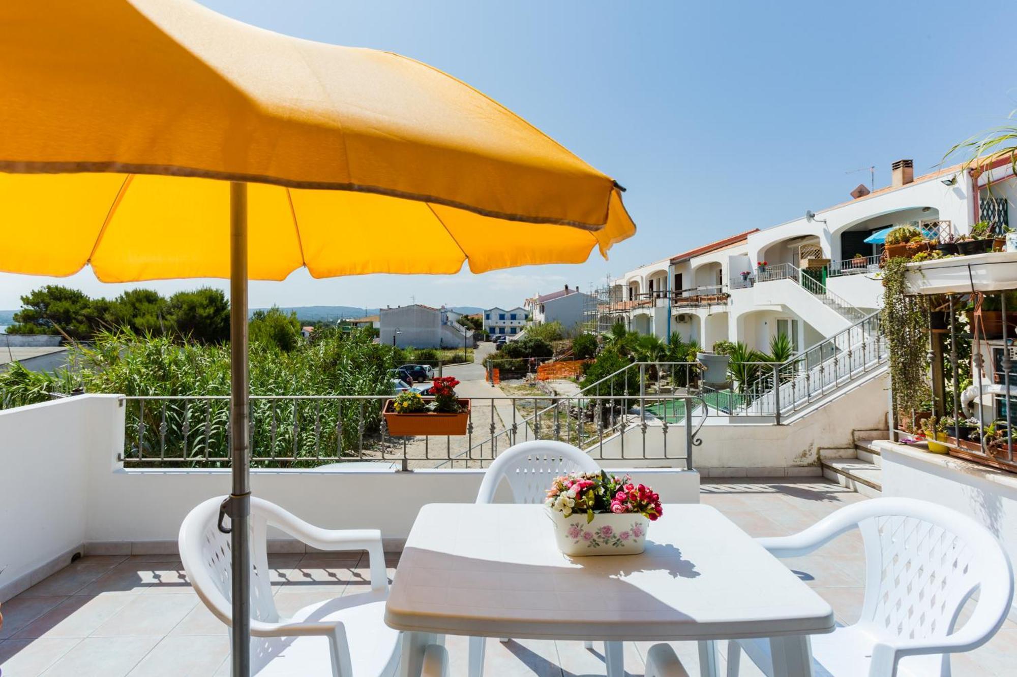 Residence Fior Di Sulcis Calasetta Exterior foto