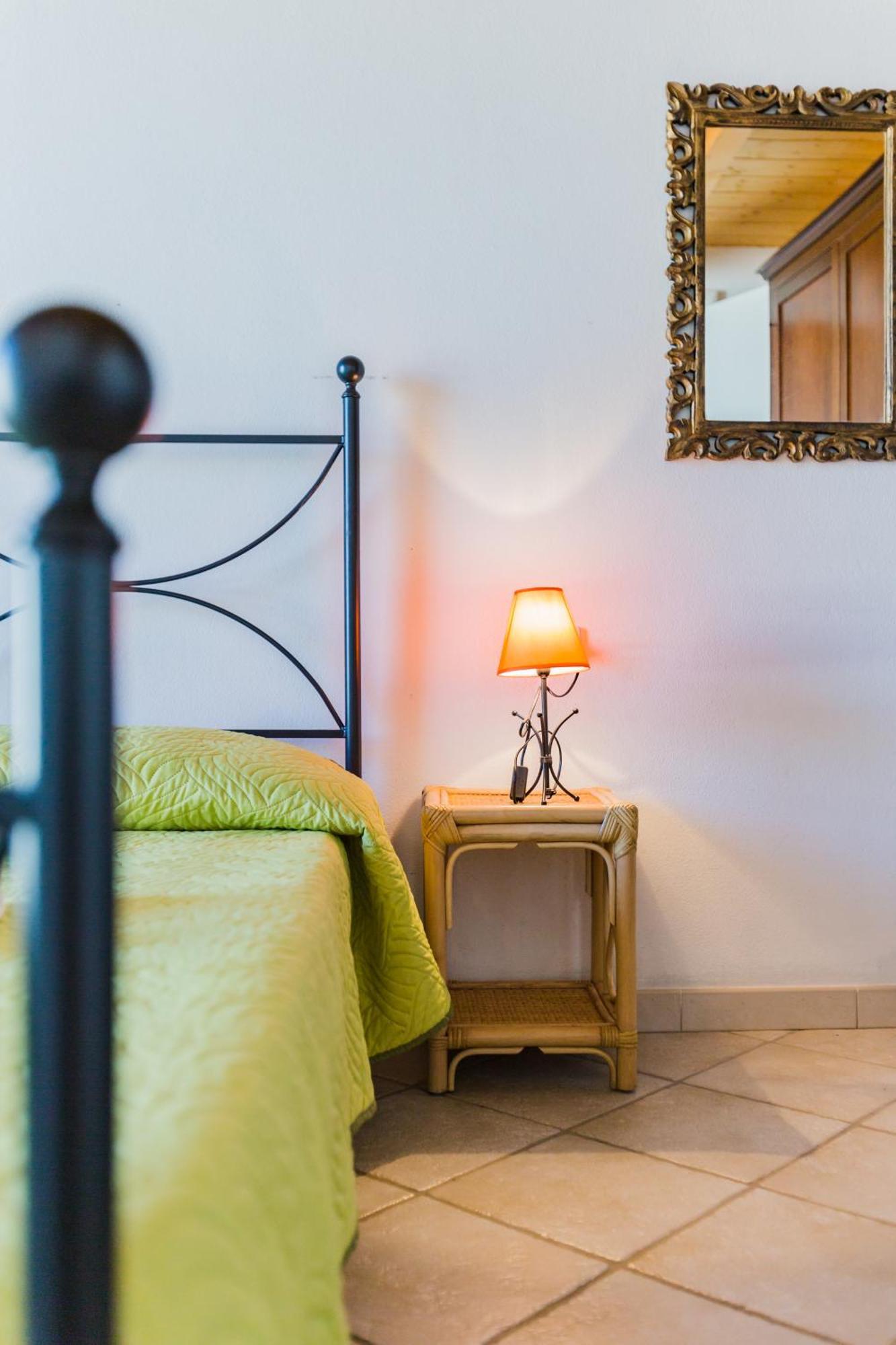 Residence Fior Di Sulcis Calasetta Exterior foto